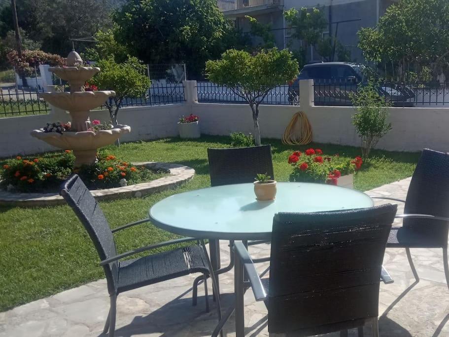 Διαμέρισμα Μεντησ Igoemenitsa Buitenkant foto