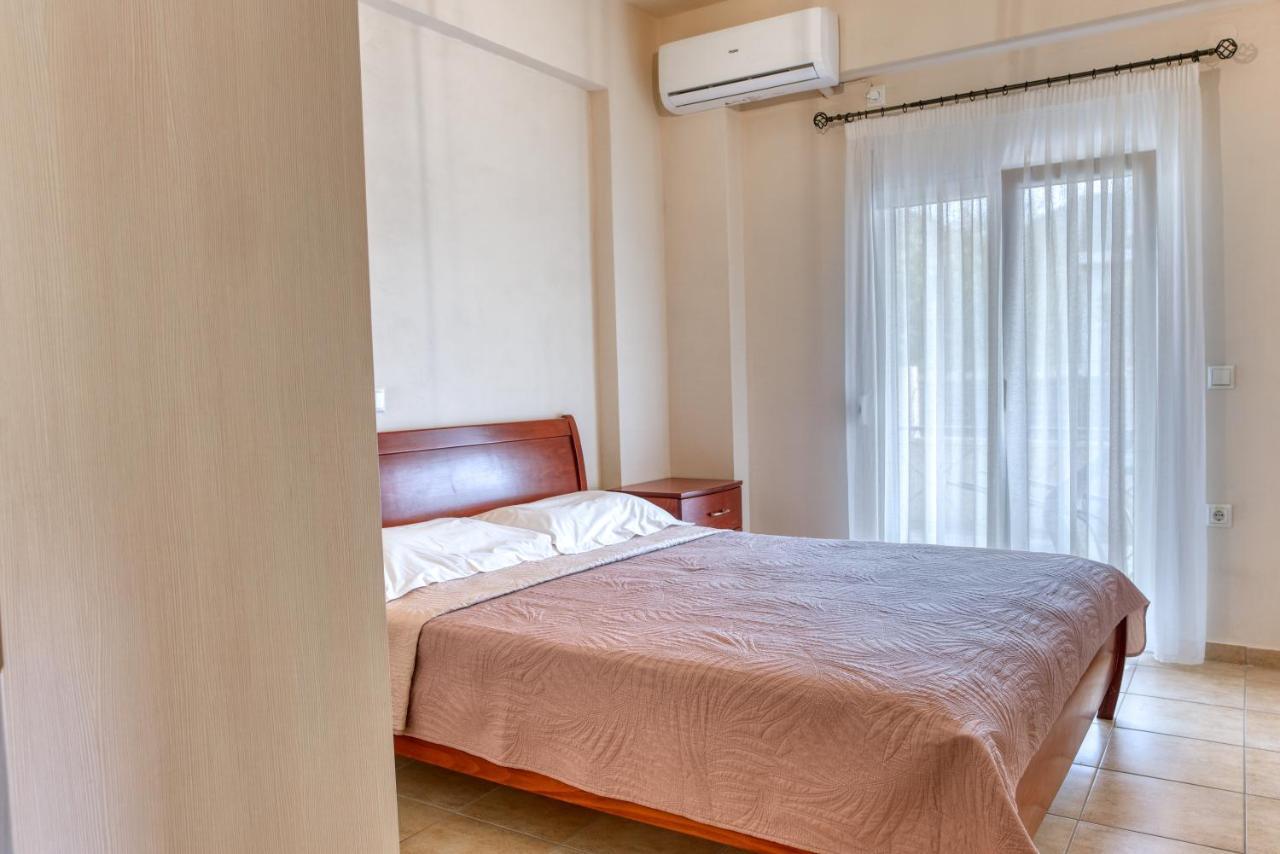 Διαμέρισμα Μεντησ Igoemenitsa Buitenkant foto