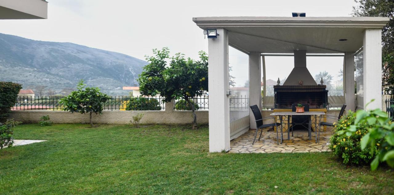 Διαμέρισμα Μεντησ Igoemenitsa Buitenkant foto